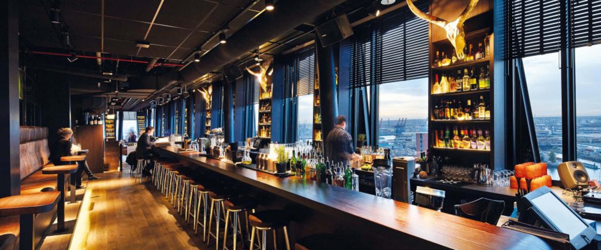 Exploring Weston, CT: A Look at Popular Bars and Nightlife Spots